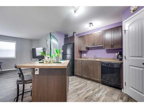 914-31 Jamieson Avenue, Red Deer, AB - Indoor Photo Showing Kitchen