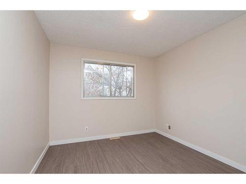 5007 58 Street, Lacombe, AB - Indoor Photo Showing Other Room