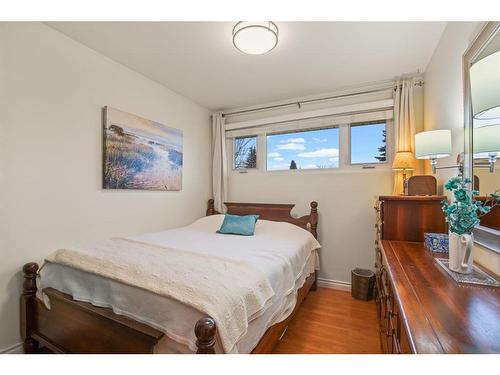 5892 West Park Crescent, Red Deer, AB - Indoor Photo Showing Bedroom