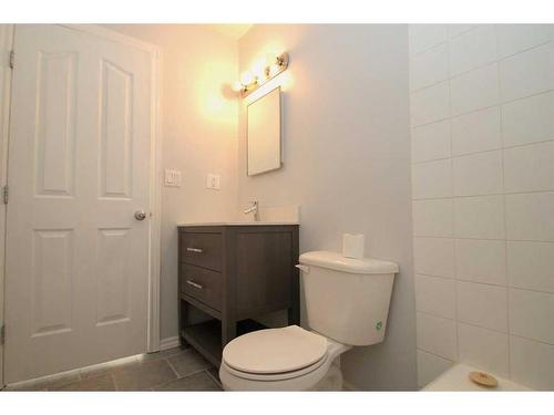 303-4904 54 Street, Red Deer, AB - Indoor Photo Showing Bathroom