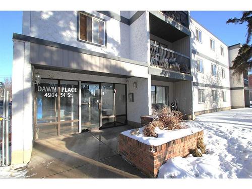 303-4904 54 Street, Red Deer, AB - Outdoor