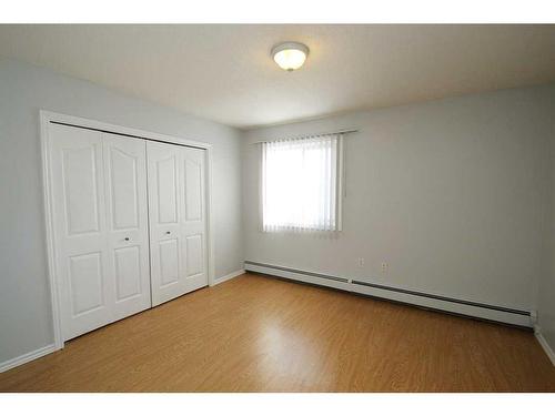 303-4904 54 Street, Red Deer, AB - Indoor Photo Showing Other Room