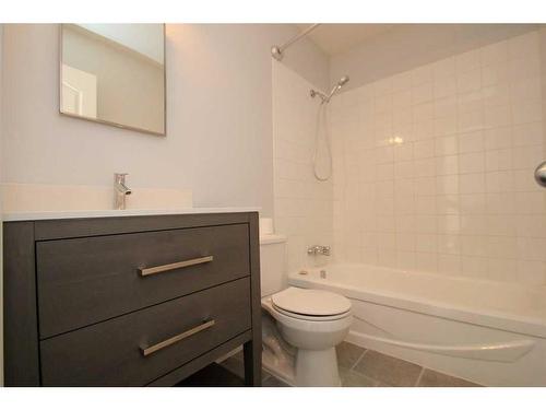 303-4904 54 Street, Red Deer, AB - Indoor Photo Showing Bathroom