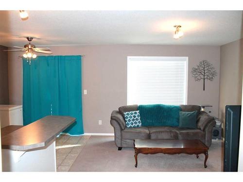 20 Arthur Close, Red Deer, AB - Indoor Photo Showing Living Room