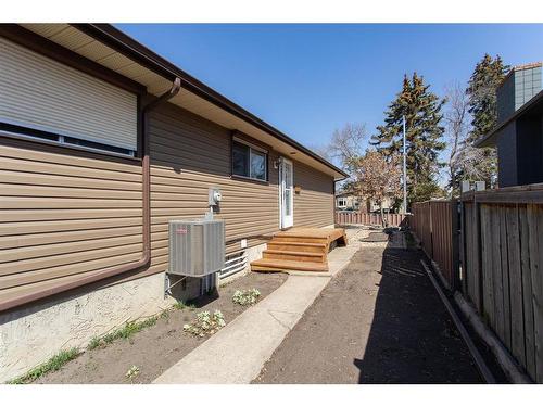 5741 44 Avenue, Lacombe, AB - Outdoor With Exterior