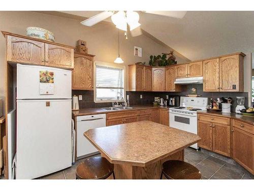 257 Jordan Parkway, Red Deer, AB - Indoor Photo Showing Kitchen With Double Sink