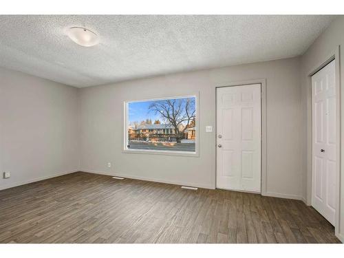 3723 50 Street, Red Deer, AB - Indoor Photo Showing Other Room