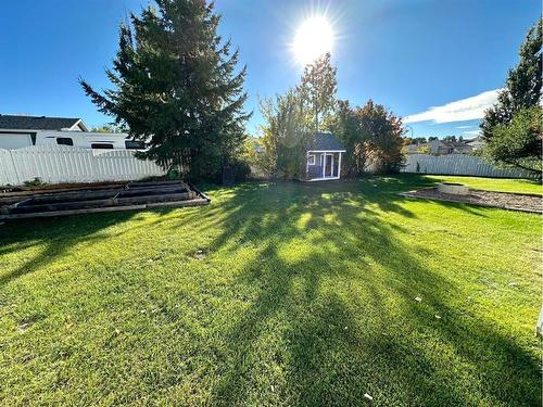 5503 63A Street Close, Ponoka, AB - Outdoor