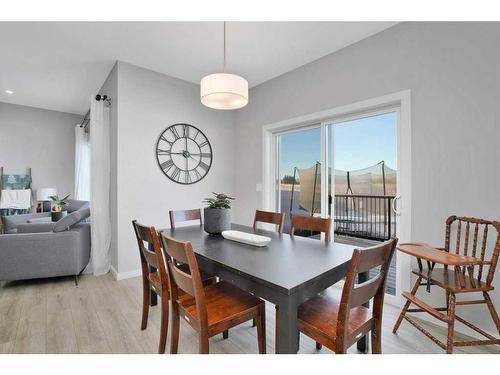 89 Memorial Parkway, Rural Red Deer County, AB - Indoor Photo Showing Dining Room