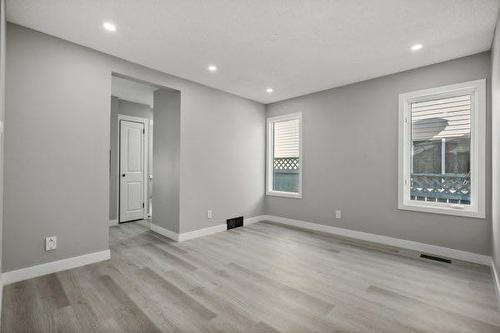 64 Sandringham Close Nw, Calgary, AB - Indoor Photo Showing Other Room