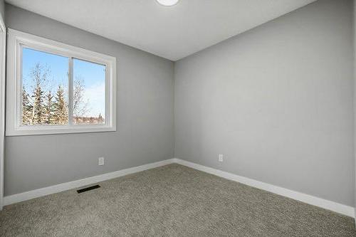 64 Sandringham Close Nw, Calgary, AB - Indoor Photo Showing Other Room