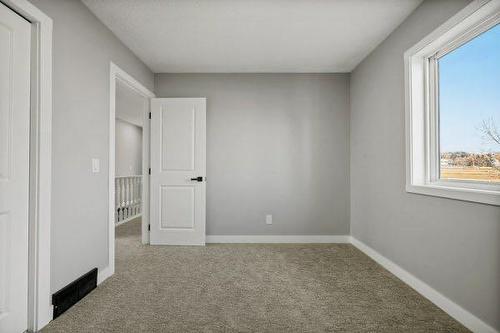 64 Sandringham Close Nw, Calgary, AB - Indoor Photo Showing Other Room