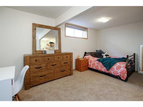 112 Archibald Crescent, Red Deer, AB - Indoor Photo Showing Bedroom