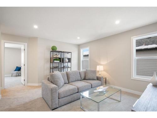 22 Palmer Circle, Blackfalds, AB - Indoor Photo Showing Living Room