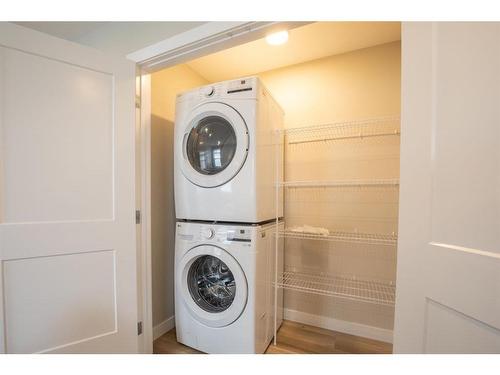 22 Palmer Circle, Blackfalds, AB - Indoor Photo Showing Laundry Room