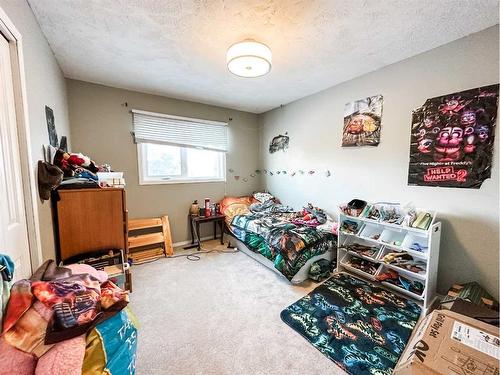 4321 54 Street, Stettler, AB - Indoor Photo Showing Bedroom