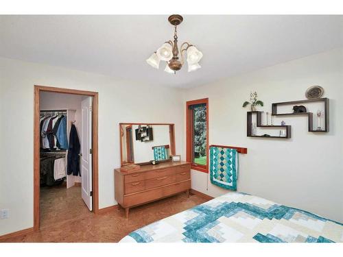 86-28319 Township Road 384, Rural Red Deer County, AB - Indoor Photo Showing Bedroom