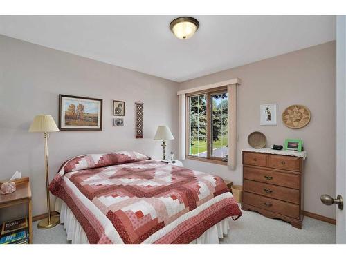 86-28319 Township Road 384, Rural Red Deer County, AB - Indoor Photo Showing Bedroom