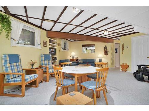 86-28319 Township Road 384, Rural Red Deer County, AB - Indoor Photo Showing Dining Room