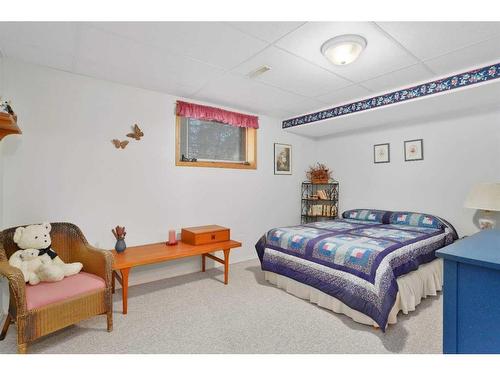 86-28319 Township Road 384, Rural Red Deer County, AB - Indoor Photo Showing Bedroom