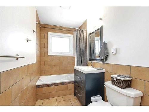 4024 39 Street, Red Deer, AB - Indoor Photo Showing Bathroom