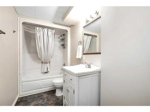 4024 39 Street, Red Deer, AB - Indoor Photo Showing Bathroom