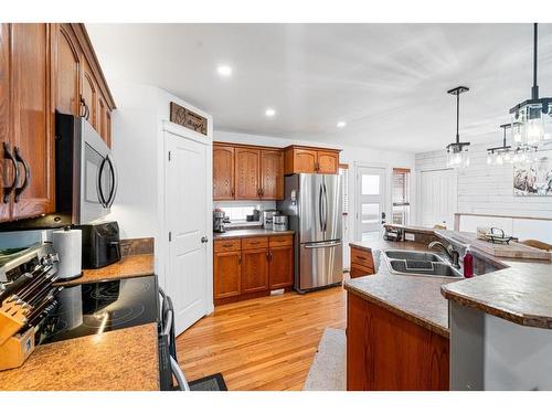 5904 54 Avenue, Camrose, AB - Indoor Photo Showing Kitchen With Double Sink