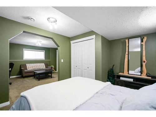 5904 54 Avenue, Camrose, AB - Indoor Photo Showing Bedroom