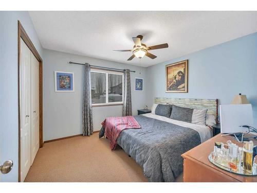 101 Kentwood Drive, Red Deer, AB - Indoor Photo Showing Bedroom