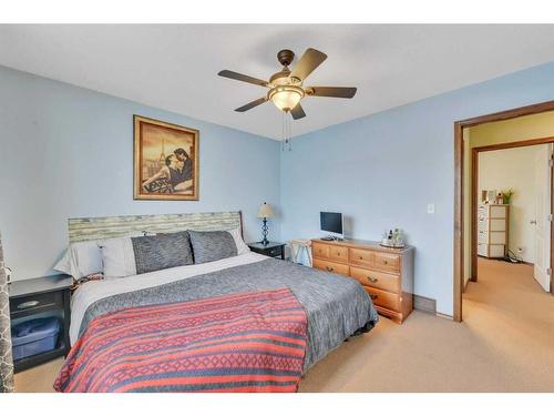 101 Kentwood Drive, Red Deer, AB - Indoor Photo Showing Bedroom