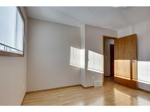 109 Eastman Crescent, Red Deer, AB - Indoor Photo Showing Other Room