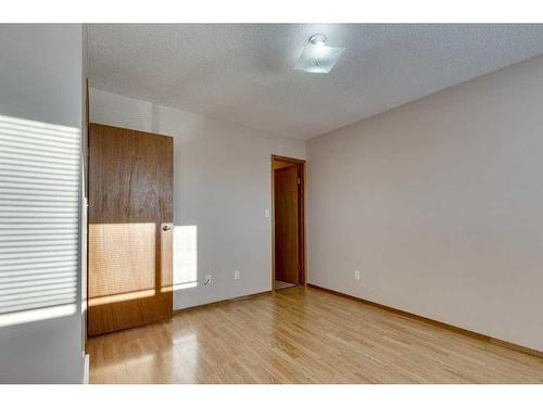 109 Eastman Crescent, Red Deer, AB - Indoor Photo Showing Other Room