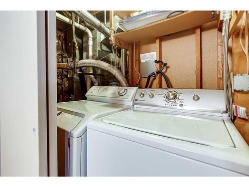 109 Eastman Crescent, Red Deer, AB - Indoor Photo Showing Laundry Room