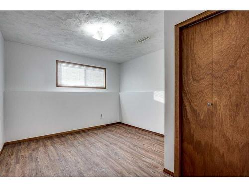 109 Eastman Crescent, Red Deer, AB - Indoor Photo Showing Other Room