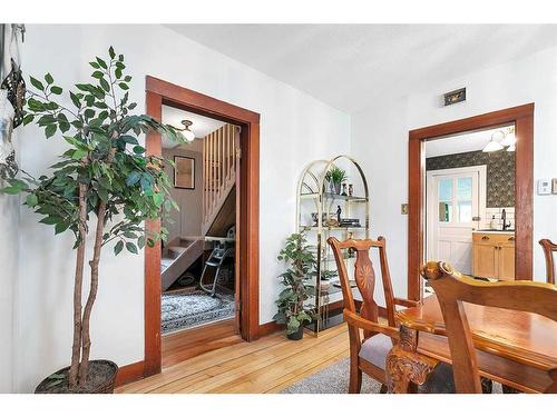 5037 48 Street, Sylvan Lake, AB - Indoor Photo Showing Dining Room