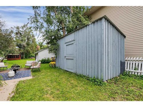 5037 48 Street, Sylvan Lake, AB - Outdoor