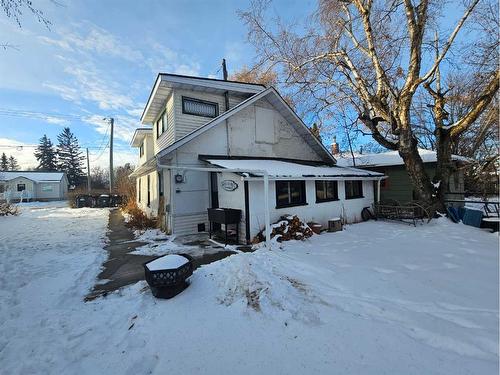 5037 48 Street, Sylvan Lake, AB - Outdoor