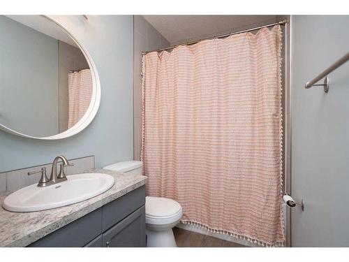 12 Richards Close, Red Deer, AB - Indoor Photo Showing Bathroom