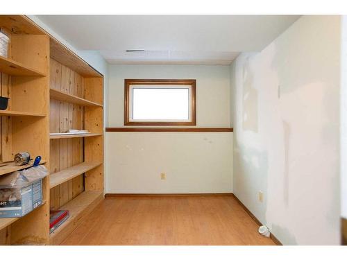 12 Richards Close, Red Deer, AB - Indoor Photo Showing Other Room