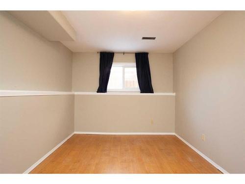 12 Richards Close, Red Deer, AB - Indoor Photo Showing Other Room