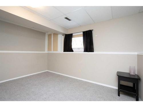 12 Richards Close, Red Deer, AB - Indoor Photo Showing Other Room