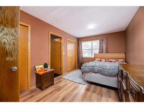 625 Lancaster Drive, Red Deer, AB - Indoor Photo Showing Bedroom