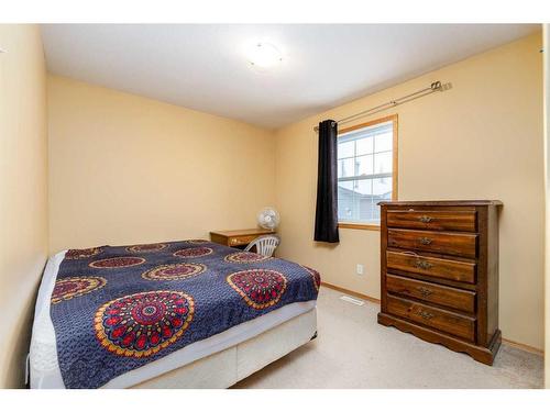 625 Lancaster Drive, Red Deer, AB - Indoor Photo Showing Bedroom