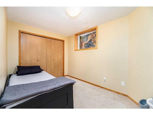 625 Lancaster Drive, Red Deer, AB - Indoor Photo Showing Bedroom