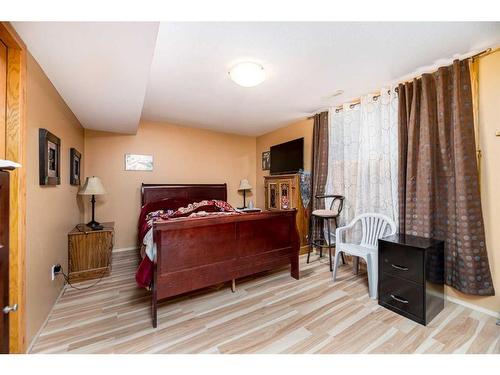 625 Lancaster Drive, Red Deer, AB - Indoor Photo Showing Bedroom