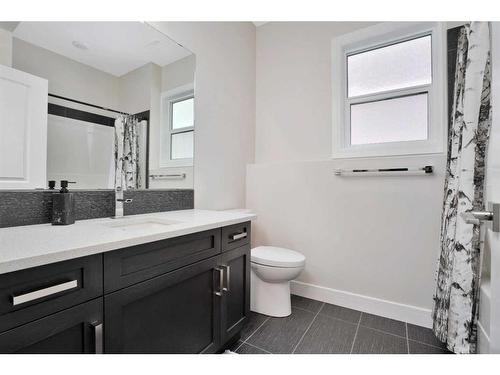 110 Lalor Drive, Red Deer, AB - Indoor Photo Showing Bathroom