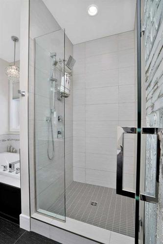 110 Lalor Drive, Red Deer, AB - Indoor Photo Showing Bathroom