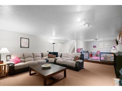 3807 64 Street, Stettler, AB - Indoor Photo Showing Living Room