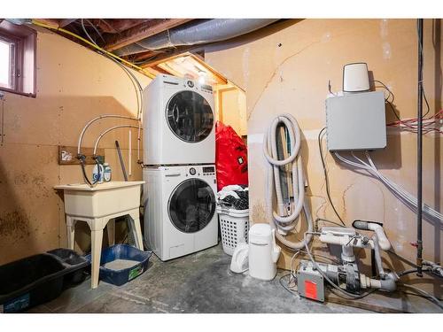 3807 64 Street, Stettler, AB - Indoor Photo Showing Laundry Room