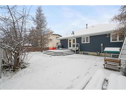 3807 64 Street, Stettler, AB - Outdoor